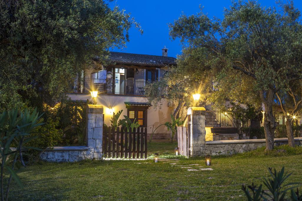 B&B Casale Siciliano Di Miryam Tiralongo Avola Dış mekan fotoğraf